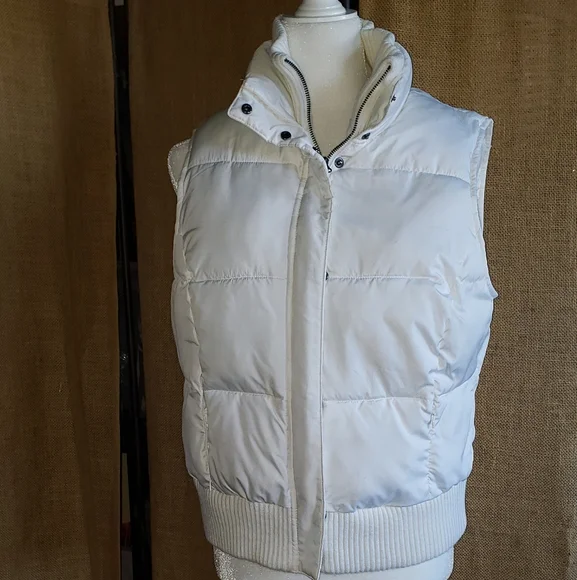 Merona | White Puff Vest - Picture 2 of 9